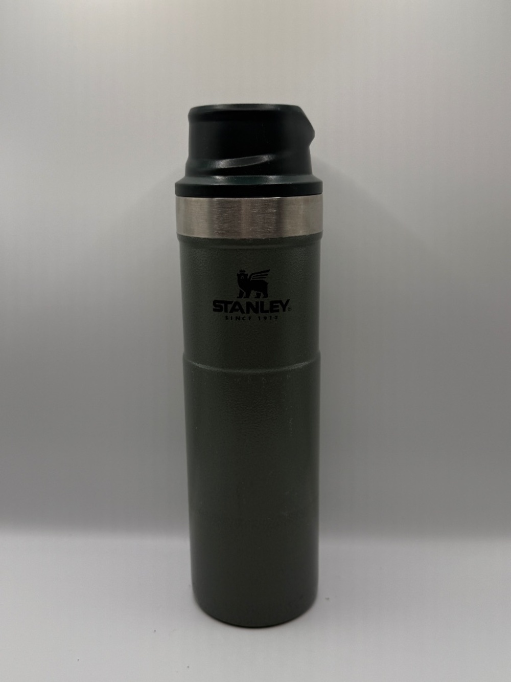 Stanley Trigger Action Travel Mug 20oz Hammertone Green Insulated Tumbler